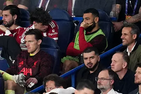 سلوت عن عدم إشراك صلاح أمام باريس: الأفضل توفير طاقته